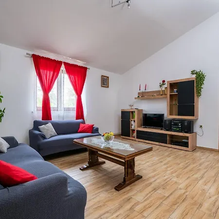 Holiday home Sunce *